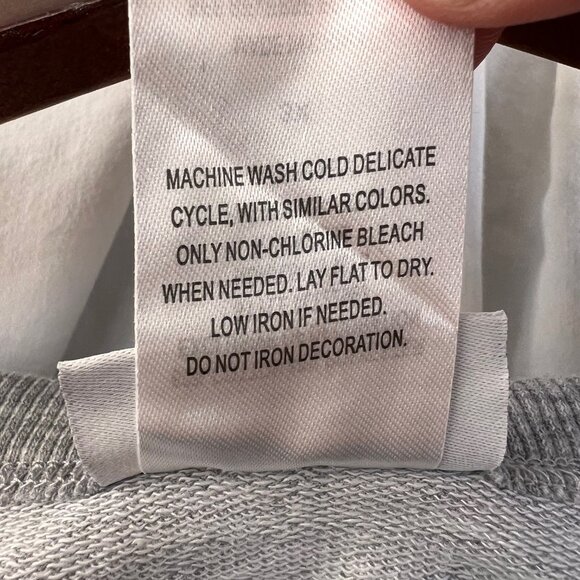 Disneyland Mickey Mouse Pullover Cropped Spirit Jersey for Women Gray Size 3X - Picture 12 of 12